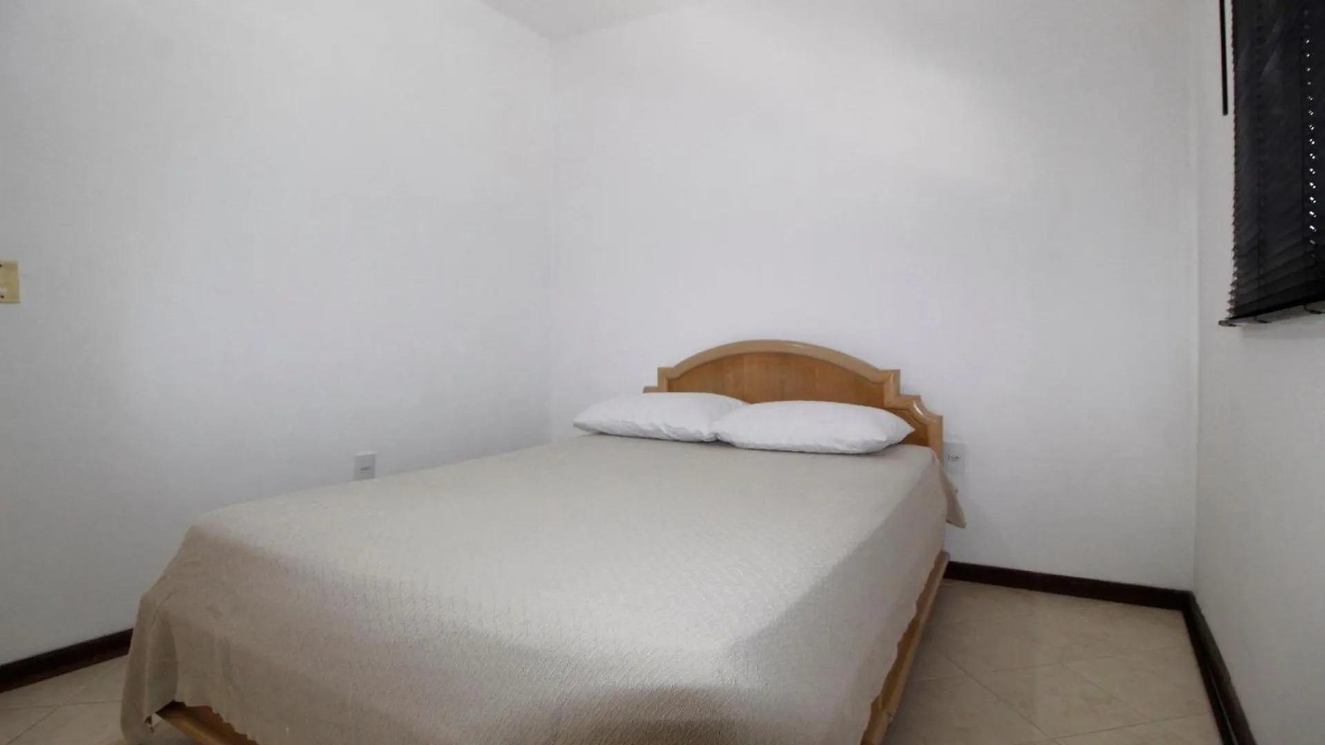 1045 - Apartamento No Centro De Bombinhas A 50Mts Do Mar Apartment